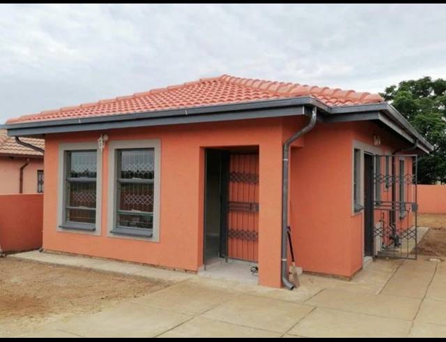 3 BEDROOM HOUSE FOR SALE IN MABOPANE UNIT S